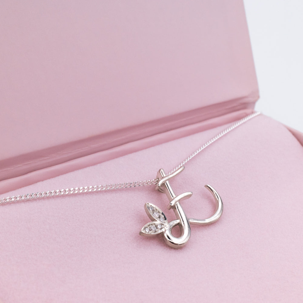 Alato E Initial Necklace